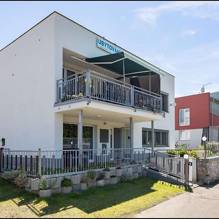 Hotel Ubytovani Bezchlebovi à Český Krumlov Extérieur photo